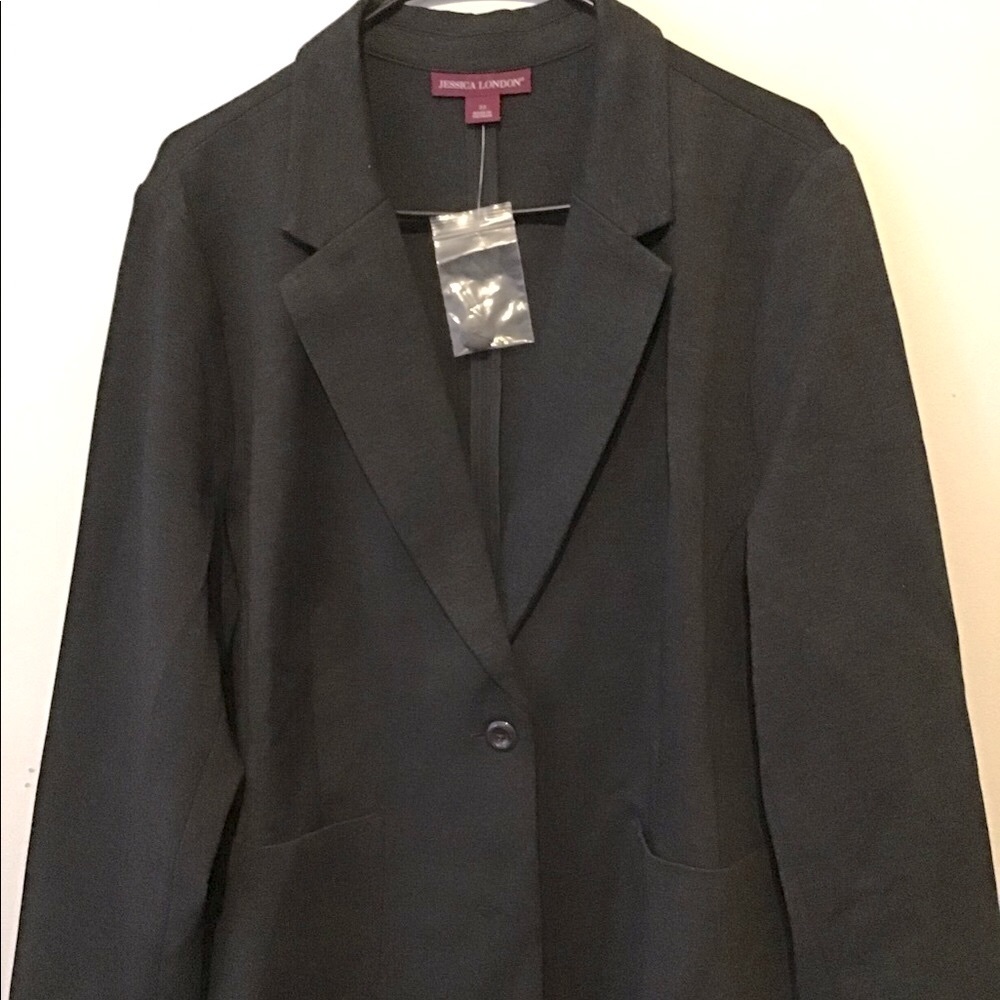 Gray blazer with front pockets. Stretchy. Sz 22